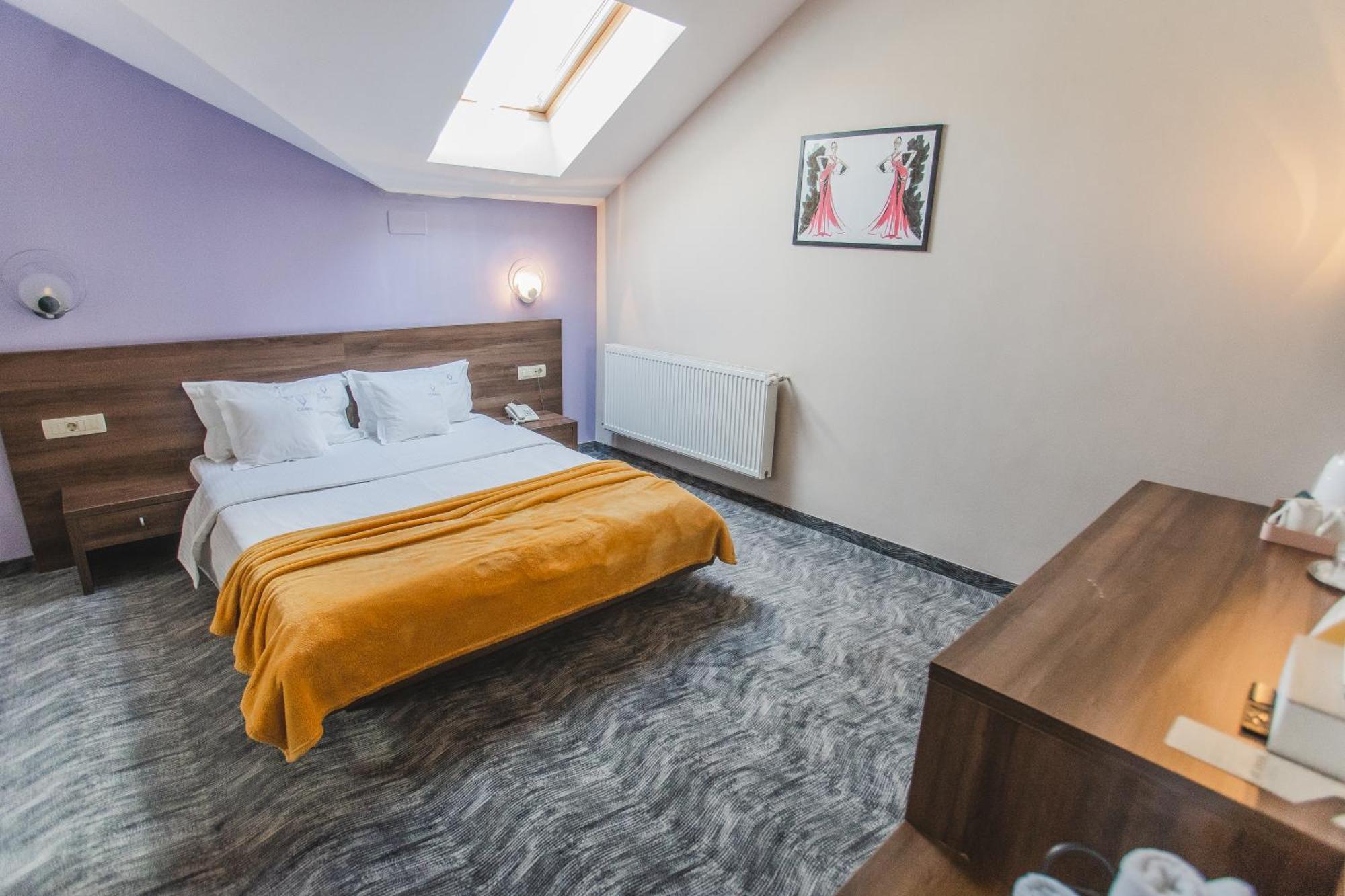 Caro Boutique Hotel Oradea Exterior photo