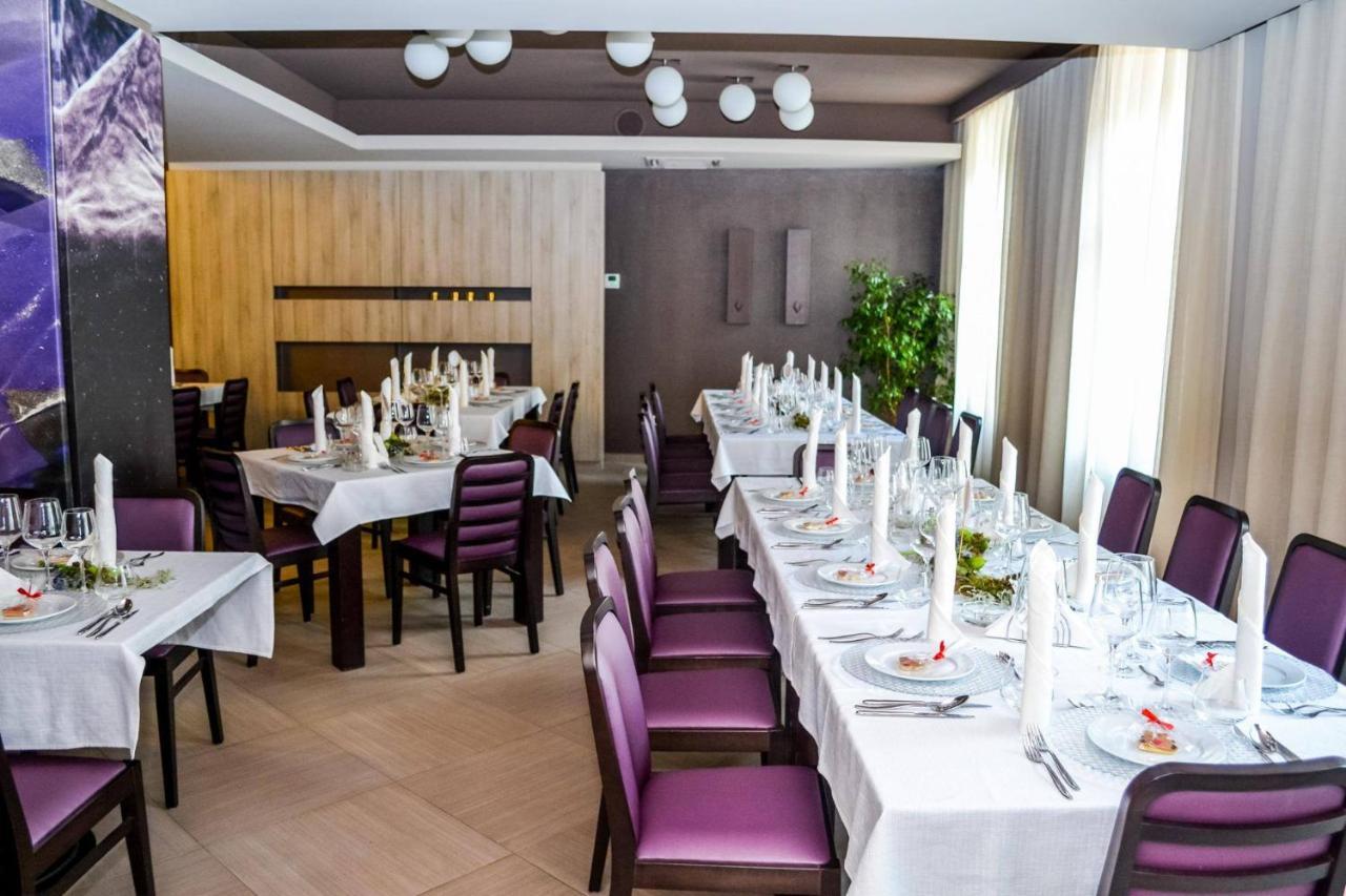Caro Boutique Hotel Oradea Exterior photo